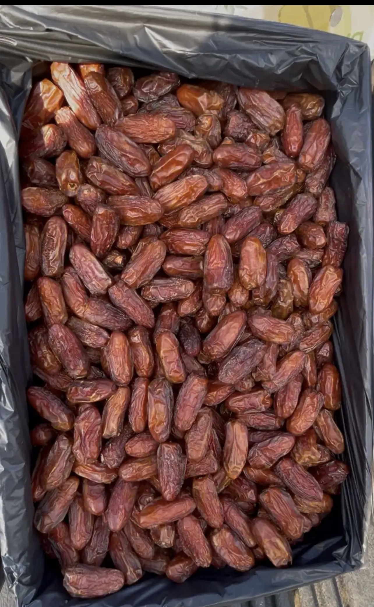 تمور فاخرة